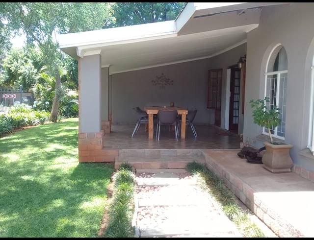 3 BEDROOM HOUSE SOLD IN SINOVILLE